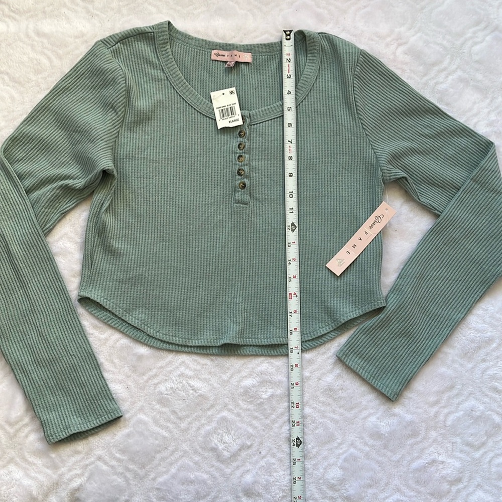 GRAVE FAME cropped long sleeve tee with buttons, junior size XL - Picture 2 of 5